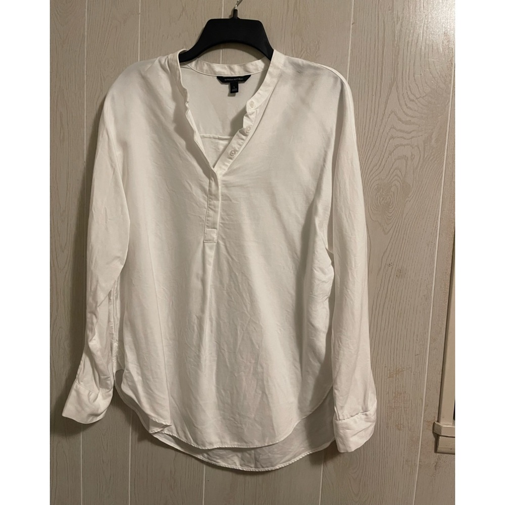 White dress shirt
